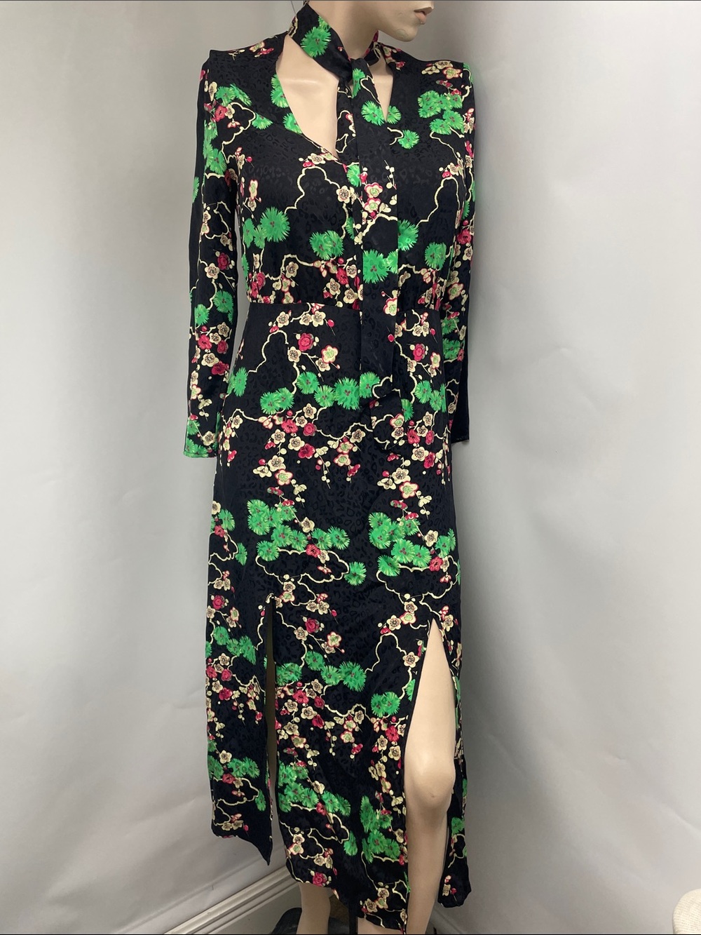 RIXO Black Floral Tie-Neck Long-Sleeve Maxi Dress, Size S